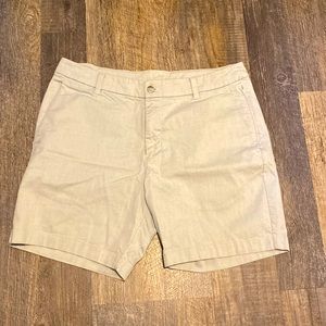 Lululemon Light Gray Flat Front Shorts 34 7” inseam